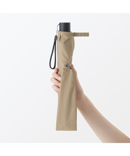 無印良品(ムジルシリョウヒン)の「晴雨兼用 2通りにたためる 折りたたみ傘(折りたたみ傘・レディース・ブラック・55cm)」の21枚目の写真