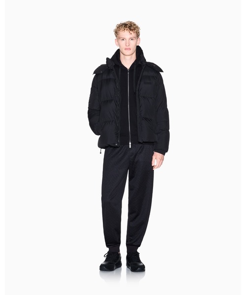 ARMANI EXCHANGE(アルマーニエクスチェンジ)の「【A|X アルマーニ エクスチェンジ】オールオーバージャカードロゴ スウェットジョガーパンツ(スウェットパンツ・メンズ・ブラック・MEDIUM/LARGE/X-LARGE/X-SMALL/SMALL)」の5枚目の写真