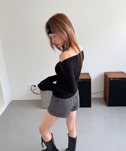 4INT.(フォイント)の「【ノンフェードデニム】ドット ローライズ ロールアップ デニム ショートパンツ(デニムパンツ・レディース・ブラック/グレー・S/M/L)」の20枚目の写真