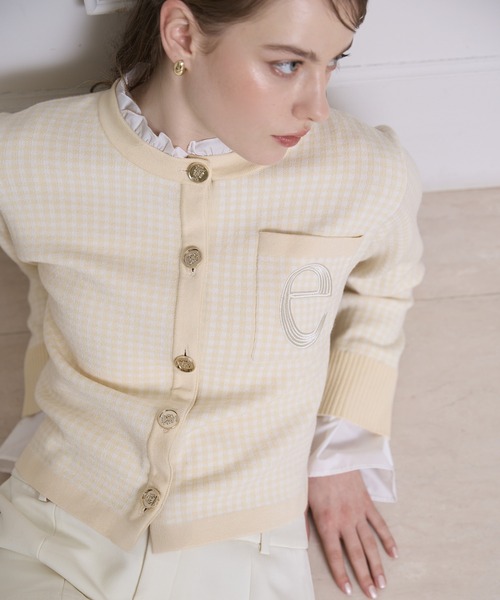 EIMY ISTOIRE（エイミーイストワール）の「Attached collar ニットジャケット（ノーカラージャケット・レディース・グレー/キャメル/ネイビー/ブラウン/その他/ブラック/レッド/サックスブルー/グレー系その他/ブラック系その他/ブラック×ホワイト/グリーン/イエロー/ライトピンク・F/F(99)）」の10枚目の写真