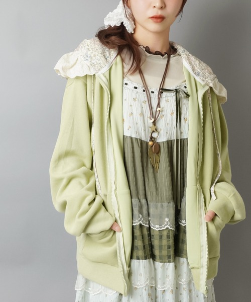 SPINNS（スピンズ）の「【販売NG】裏毛ジップパーカー/レース付きフード/小花柄/NEO森ガール（パーカー・レディース・アイボリー/ネイビー/ライトグリーン・ONESIZE）」の3枚目の写真