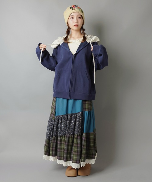 SPINNS（スピンズ）の「【販売NG】裏毛ジップパーカー/レース付きフード/小花柄/NEO森ガール（パーカー・レディース・アイボリー/ネイビー/ライトグリーン・ONESIZE）」の13枚目の写真