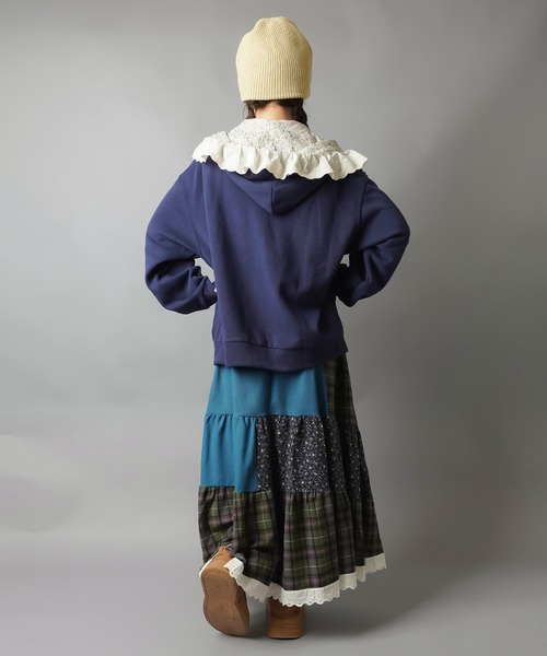 SPINNS（スピンズ）の「【販売NG】裏毛ジップパーカー/レース付きフード/小花柄/NEO森ガール（パーカー・レディース・アイボリー/ネイビー/ライトグリーン・ONESIZE）」の15枚目の写真