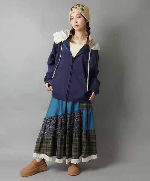 SPINNS（スピンズ）の「【販売NG】裏毛ジップパーカー/レース付きフード/小花柄/NEO森ガール（パーカー・レディース・アイボリー/ネイビー/ライトグリーン・ONESIZE）」の16枚目の写真