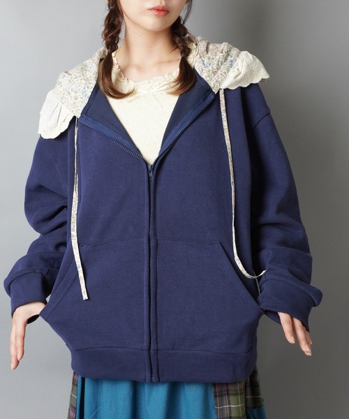 SPINNS（スピンズ）の「【販売NG】裏毛ジップパーカー/レース付きフード/小花柄/NEO森ガール（パーカー・レディース・アイボリー/ネイビー/ライトグリーン・ONESIZE）」の6枚目の写真