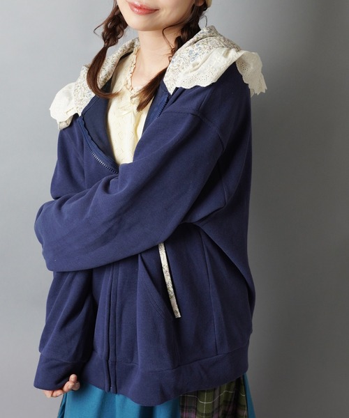 SPINNS（スピンズ）の「【販売NG】裏毛ジップパーカー/レース付きフード/小花柄/NEO森ガール（パーカー・レディース・アイボリー/ネイビー/ライトグリーン・ONESIZE）」の7枚目の写真