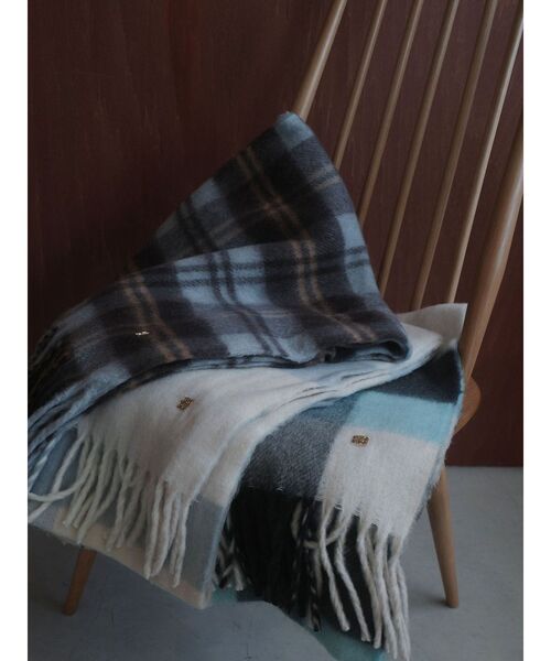 LAGUNAMOON（ラグナムーン）の「ワイドチェックストール（ストール/ショール・レディース・ベージュ/ブルー/ブラウン・FREE）」の7枚目の写真