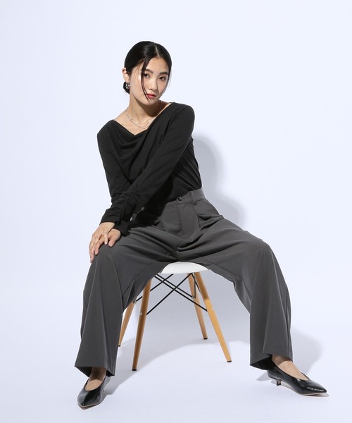 GLOBAL WORK（グローバルワーク）の「ドレープトップス長袖/599665（Tシャツ/カットソー・レディース・チャコールグレー/ブラック・MEDIUM/LARGE）」の3枚目の写真