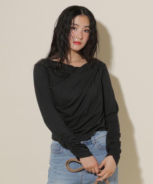 GLOBAL WORK（グローバルワーク）の「ドレープトップス長袖/599665（Tシャツ/カットソー・レディース・チャコールグレー/ブラック・MEDIUM/LARGE）」の16枚目の写真