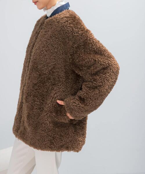 URBAN RESEARCH ROSSO WOMEN(アーバンリサーチ ロッソ)の「『WEB/一部店舗限定』ノーカラーファーボアZIPブルゾン(ノーカラージャケット・レディース・ブラウン/ベージュ系その他・FREE)」の17枚目の写真