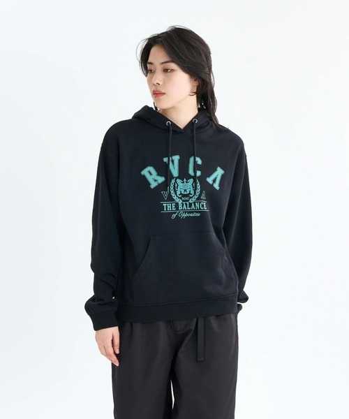 RVCA(ルーカ)の「RVCA レディース ARCH COLLEGE LOOSE FIT HOODIE パーカー 【2025年秋冬モデル】 @autumn/ルーカアーチカレッジロゴプルオーバーパーカー・フーディー(パーカー・レディース・ブラック/グレー/オフホワイト・SMALL/MEDIUM/LARGE)」の1枚目の写真