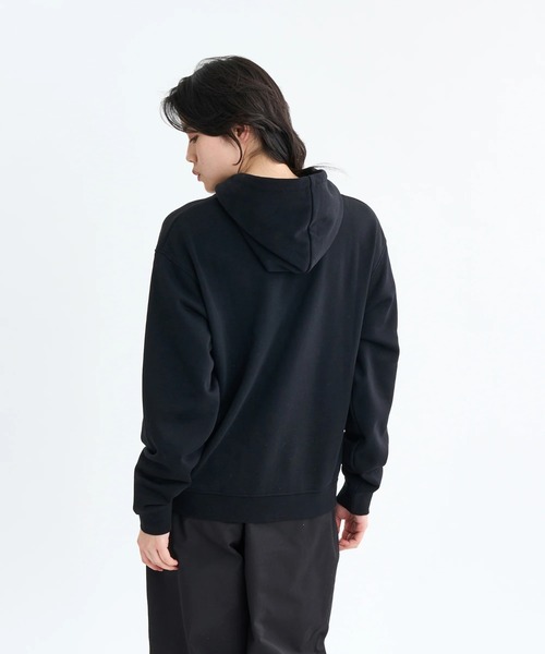 RVCA(ルーカ)の「RVCA レディース ARCH COLLEGE LOOSE FIT HOODIE パーカー 【2025年秋冬モデル】 @autumn/ルーカアーチカレッジロゴプルオーバーパーカー・フーディー(パーカー・レディース・ブラック/グレー/オフホワイト・SMALL/MEDIUM/LARGE)」の12枚目の写真