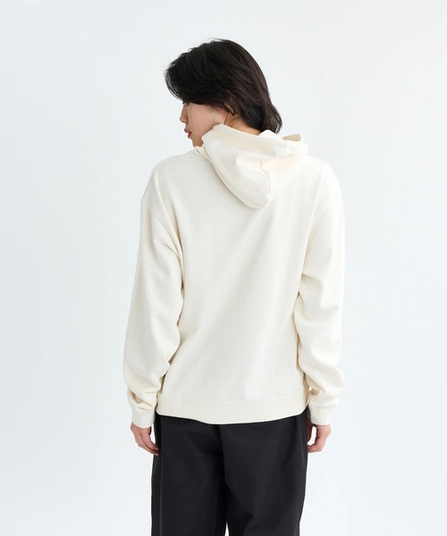 RVCA(ルーカ)の「RVCA レディース ARCH COLLEGE LOOSE FIT HOODIE パーカー 【2025年秋冬モデル】 @autumn/ルーカアーチカレッジロゴプルオーバーパーカー・フーディー(パーカー・レディース・ブラック/グレー/オフホワイト・SMALL/MEDIUM/LARGE)」の13枚目の写真