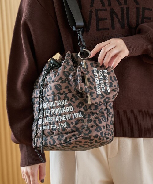 coen（コーエン）の「【再入荷・新色登場】ロゴ刺繍ミニポーチキーホルダー（ポーチ・レディース・ロイヤルブルー/その他2/その他3/その他1/レッド/クリーム/その他4/シルバー/ライトピンク/ダークブラウン/ゴールド/その他5/ピンク/ホワイト/その他6/ブラック/ライトブルー/ライム・FREE）」の16枚目の写真