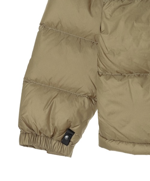 THE NORTH FACE(ザノースフェイス)の「THE NORTH FACE Short Nuptse Jacket NDW92555(ダウンジャケット/コート・レディース・カーキ/ブラック・MEDIUM/SMALL/LARGE)」の8枚目の写真