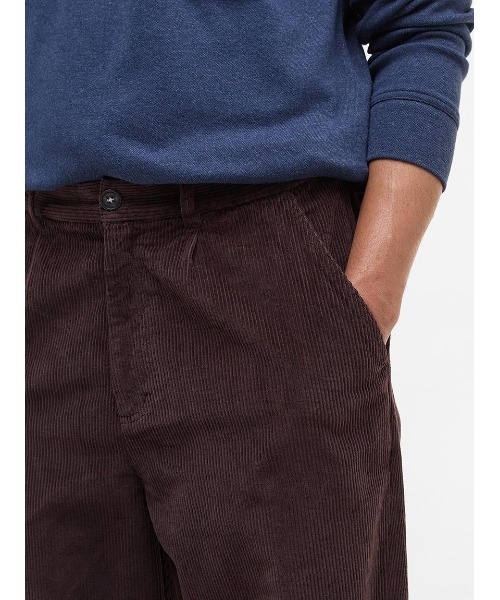 Barbour(バブアー)の「コーデュロイ ストレッチ パンツ(リラックスフィット)(その他パンツ・メンズ・ネイビー/イエロー/ブラウン/グリーン・28/30/32)」の13枚目の写真
