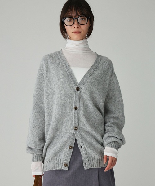 BABYLONE(バビロン)の「【Harley of scotland】<別注>Vネックカーディガン(カーディガン/ボレロ・レディース・オフホワイト/グレー/ブルー/レッド/グリーン・フリー)」の1枚目の写真