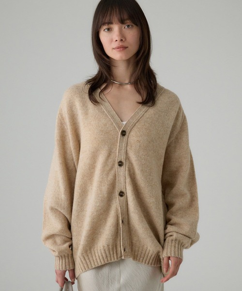 BABYLONE(バビロン)の「【Harley of scotland】<別注>Vネックカーディガン(カーディガン/ボレロ・レディース・オフホワイト/グレー/ブルー/レッド/グリーン・フリー)」の6枚目の写真