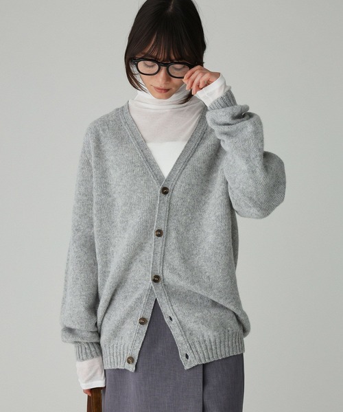 BABYLONE(バビロン)の「【Harley of scotland】<別注>Vネックカーディガン(カーディガン/ボレロ・レディース・オフホワイト/グレー/ブルー/レッド/グリーン・フリー)」の11枚目の写真