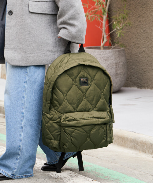 FREAK'S STORE(フリークスストア)の「限定展開 TAION/タイオン MILITARY DOWN BACK PACK/ミリタリー ダウン バックパック (リュックサック)(バックパック/リュック・レディース・ブラック/オリーブ/キャメル・ONE SIZE)」の3枚目の写真