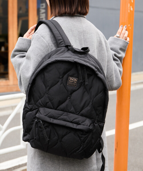 FREAK'S STORE(フリークスストア)の「限定展開 TAION/タイオン MILITARY DOWN BACK PACK/ミリタリー ダウン バックパック (リュックサック)(バックパック/リュック・レディース・ブラック/オリーブ/キャメル・ONE SIZE)」の5枚目の写真