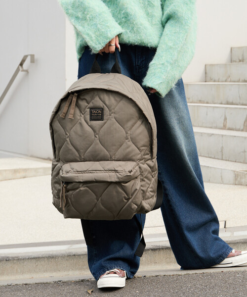 FREAK'S STORE(フリークスストア)の「限定展開 TAION/タイオン MILITARY DOWN BACK PACK/ミリタリー ダウン バックパック (リュックサック)(バックパック/リュック・レディース・ブラック/オリーブ/キャメル・ONE SIZE)」の7枚目の写真