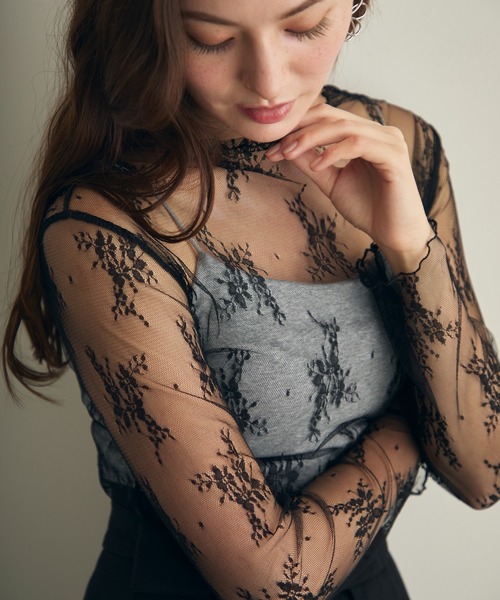 Lunea（ルネア）の「花柄レースシアートップス（シャツ/ブラウス・レディース・ブラウン/ホワイト/ブラック/アイボリー・FREE）」の3枚目の写真