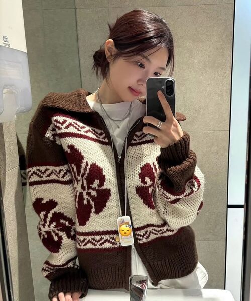 ROCKCAKE（ロックケーキ）の「Flower Cowichan Cardigan - Brown（カーディガン/ボレロ・レディース・その他・SMALL）」の14枚目の写真