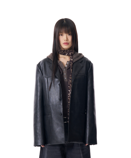 AAKAM(アーカム)の「3-Button Leather Blazer (Black)(テーラードジャケット・レディース・その他・1/2)」の4枚目の写真