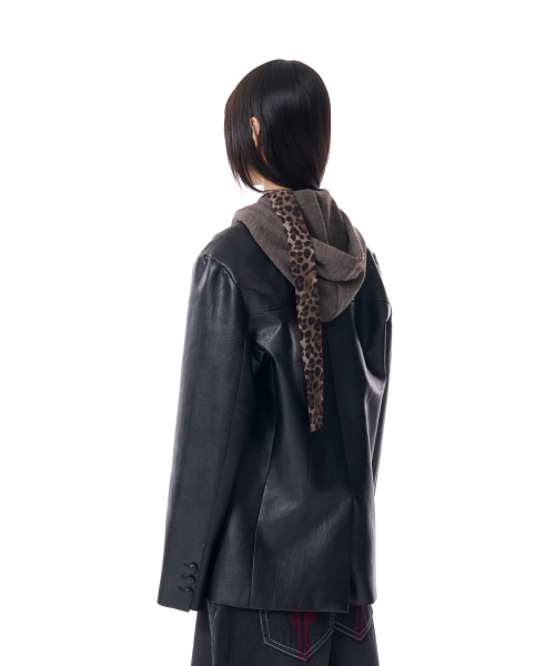 AAKAM(アーカム)の「3-Button Leather Blazer (Black)(テーラードジャケット・レディース・その他・1/2)」の5枚目の写真