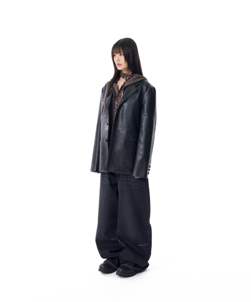 AAKAM(アーカム)の「3-Button Leather Blazer (Black)(テーラードジャケット・レディース・その他・1/2)」の13枚目の写真