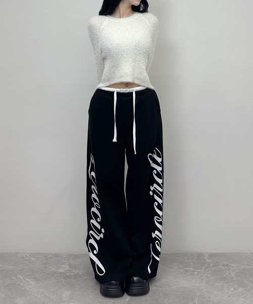 FOLLOWIN(フォロウィン)の「【 UNISEX /オールシーズン 】サイドレタリングワイドスウェットパンツ(スウェットパンツ・レディース・ブラック/ホワイト・FREE)」の17枚目の写真