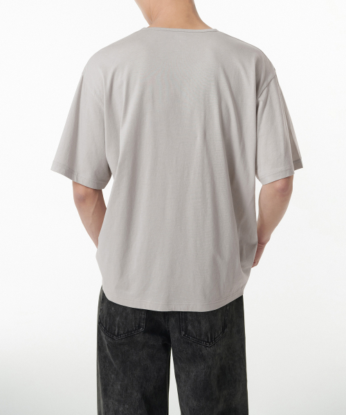 MUSINSA STANDARD（ムシンサスタンダード）の「リラックスドCRスcoopネックTシャツ[マッシュルーム]（Tシャツ/カットソー・メンズ・その他・SMALL/MEDIUM/LARGE/X-LARGE/XX-LARGE）」の3枚目の写真