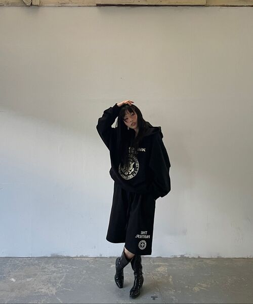 PUNCH DRUNK PARTIES(パンチドランクパーティーズ)の「SHG Seal Oversized Hoodie (BLACK)(パーカー・レディース・その他・2/0/3/1)」の8枚目の写真