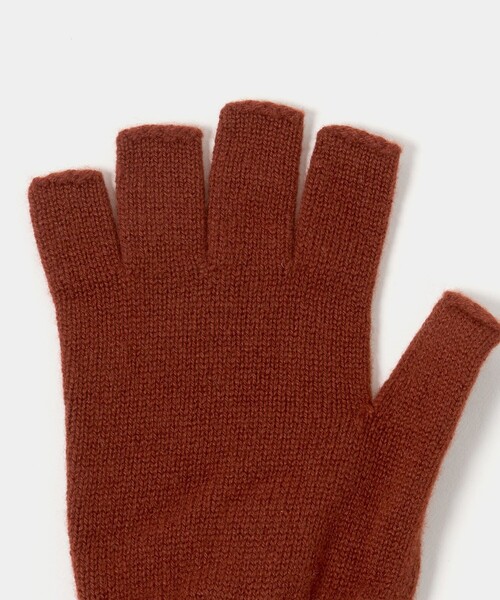 Johnstons of Elgin（ジョンストンズオブエルガン）の「【別注】＜Johnstons of Elgin＞フィンガーレス ニットグローブ（手袋・メンズ・ダークオレンジ/ブラック/ダークブラウン/ダークグレー・FREE）」の7枚目の写真