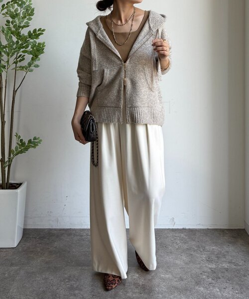 DouDou（ドゥドゥ）の「ホイップヤーンジップフーディー（カーディガン/ボレロ・レディース・チャコールグレー/ホワイト系その他/グレイッシュベージュ・FREE）」の4枚目の写真