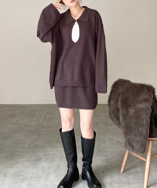She's Closet(シーズクローゼット)の「深vネック長袖オーバーサイズスキッパーポロニット&ミニスカートセットアップ(セットアップ・レディース・ブラウン/ベージュ/グレー/ブラック・FREE)」の3枚目の写真