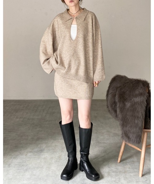 She's Closet(シーズクローゼット)の「深vネック長袖オーバーサイズスキッパーポロニット&ミニスカートセットアップ(セットアップ・レディース・ブラウン/ベージュ/グレー/ブラック・FREE)」の6枚目の写真