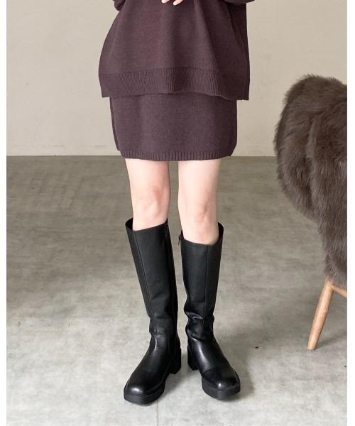 She's Closet(シーズクローゼット)の「深vネック長袖オーバーサイズスキッパーポロニット&ミニスカートセットアップ(セットアップ・レディース・ブラウン/ベージュ/グレー/ブラック・FREE)」の7枚目の写真