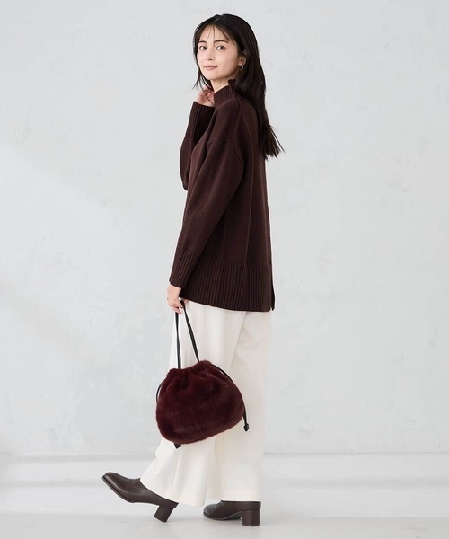 a.v.v(アーヴェヴェ)の「【洗える/静電気が起きにくい】バックスリットニット(ニット/セーター・レディース・レッド/ブラウン/パープル/アイボリー/ブルー/チャコールグレー/ライトピンク・36/38/40/34/42)」の20枚目の写真