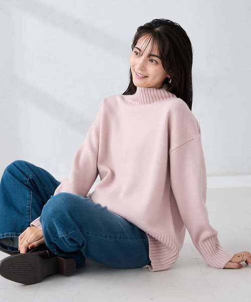 a.v.v(アーヴェヴェ)の「【洗える/静電気が起きにくい】バックスリットニット(ニット/セーター・レディース・レッド/ブラウン/パープル/アイボリー/ブルー/チャコールグレー/ライトピンク・36/38/40/34/42)」の7枚目の写真