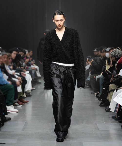 MSML（エムエスエムエル）の「PANEL BRUSH KNIT WIDE CARDIGAN（ニット/セーター・メンズ・ブラック/キャメル・M/L）」の2枚目の写真