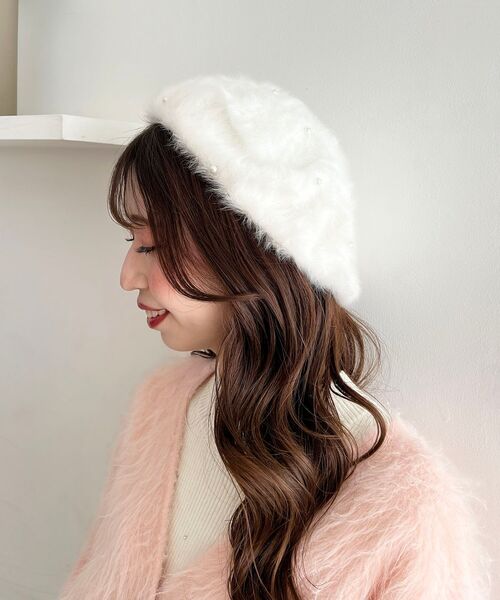 MAJESTIC LEGON（マジェスティックレゴン）の「ふわふわパールベレー帽（ハンチング/ベレー帽・レディース・ブラック/オフホワイト・FREE）」の3枚目の写真