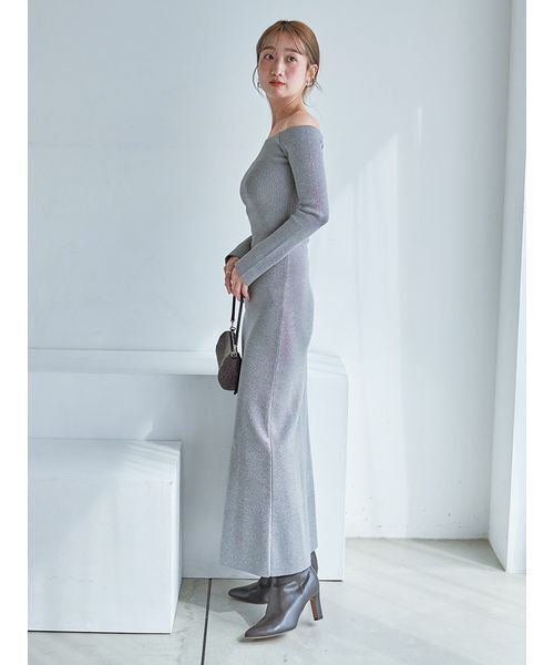 SNIDEL(スナイデル)の「オフショルIラインニットワンピース(ワンピース・レディース・ブラック/シルバー/レッド・0/1)」の8枚目の写真