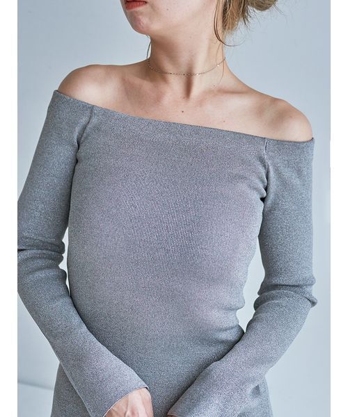 SNIDEL(スナイデル)の「オフショルIラインニットワンピース(ワンピース・レディース・ブラック/シルバー/レッド・0/1)」の9枚目の写真