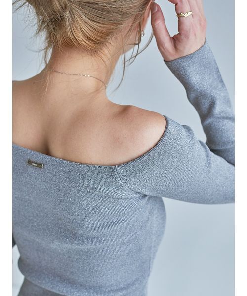 SNIDEL(スナイデル)の「オフショルIラインニットワンピース(ワンピース・レディース・ブラック/シルバー/レッド・0/1)」の13枚目の写真