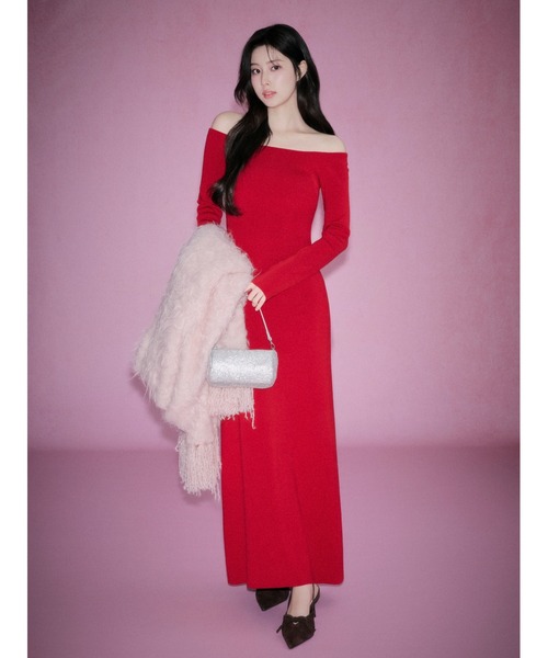 SNIDEL(スナイデル)の「オフショルIラインニットワンピース(ワンピース・レディース・ブラック/シルバー/レッド・0/1)」の2枚目の写真