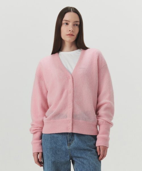 LEVAR(レバー)の「Plain Mohair V-neck Cardigan - Bubble Pink(カーディガン/ボレロ・レディース・ピンク・FREE)」の1枚目の写真