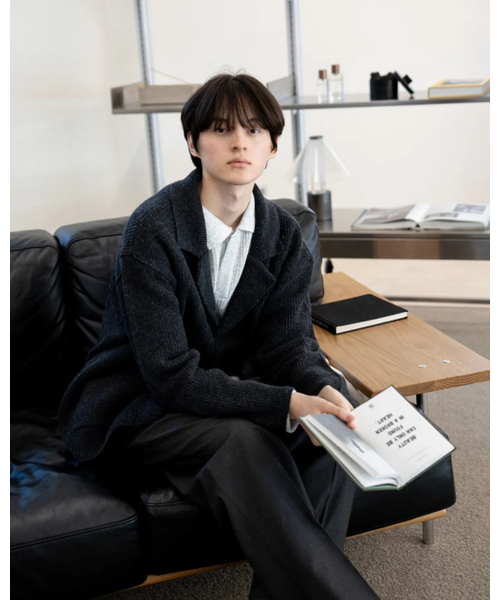 ASTLAY(アストレイ)の「IRIS Knit Blazer (Charcoal)(カーディガン/ボレロ・メンズ・その他・2/3)」の5枚目の写真