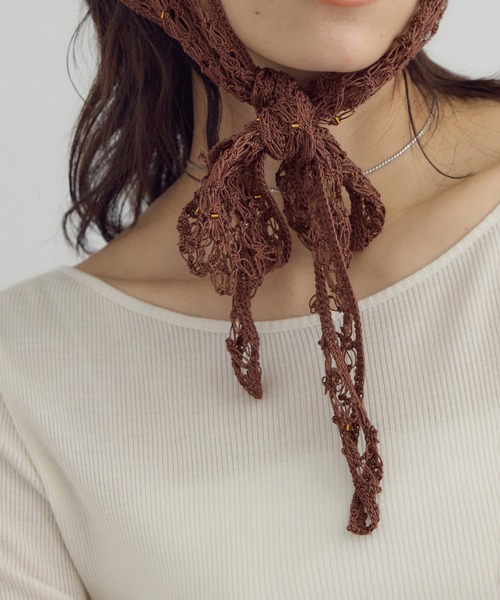 SALON adam et rope'(サロン アダム エ ロペ)の「マクラメ編みストール(ストール/ショール・レディース・オフホワイト/ブラウン・FREE)」の5枚目の写真